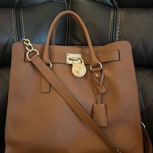 Beautiful Michael Kors Satchel/Shoulder Purse/Bag